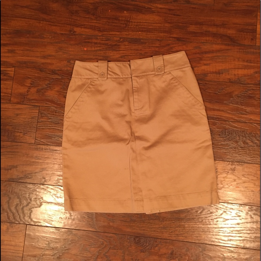 Gap skirt